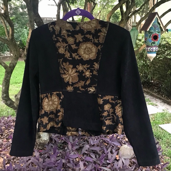 Vintage zip up floral print cropped jacket. - Picture 4 of 8